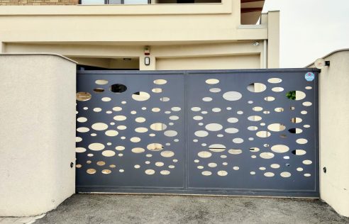Entrance Door: Choose A Material That Is Both Attractive And Resistant