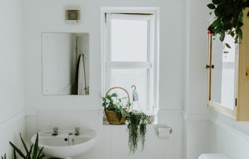 Bathroom Under The Roof: How To Bring Light Into It?